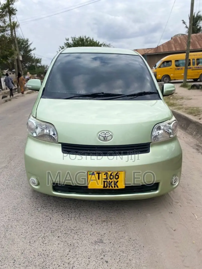 Toyota Porte 1.3 FWD 2005 Green