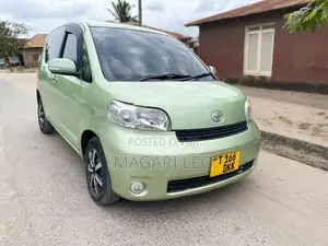 Toyota Porte 1.3 FWD 2005 Green