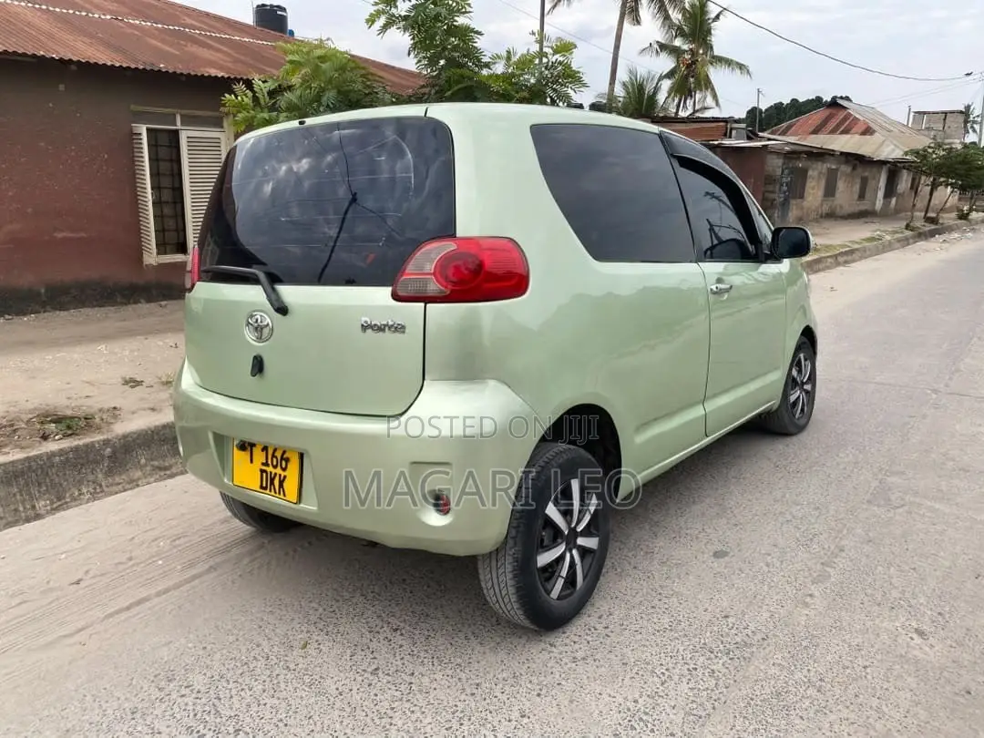 Toyota Porte 1.3 FWD 2005 Green