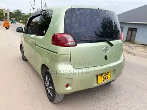 Toyota Porte 1.3 FWD 2005 Green