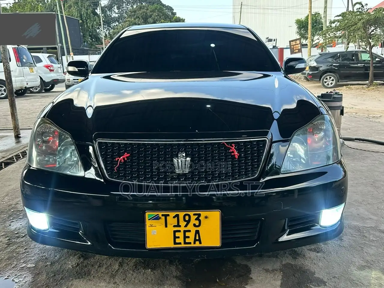 Toyota Crown Royale 2005 Black