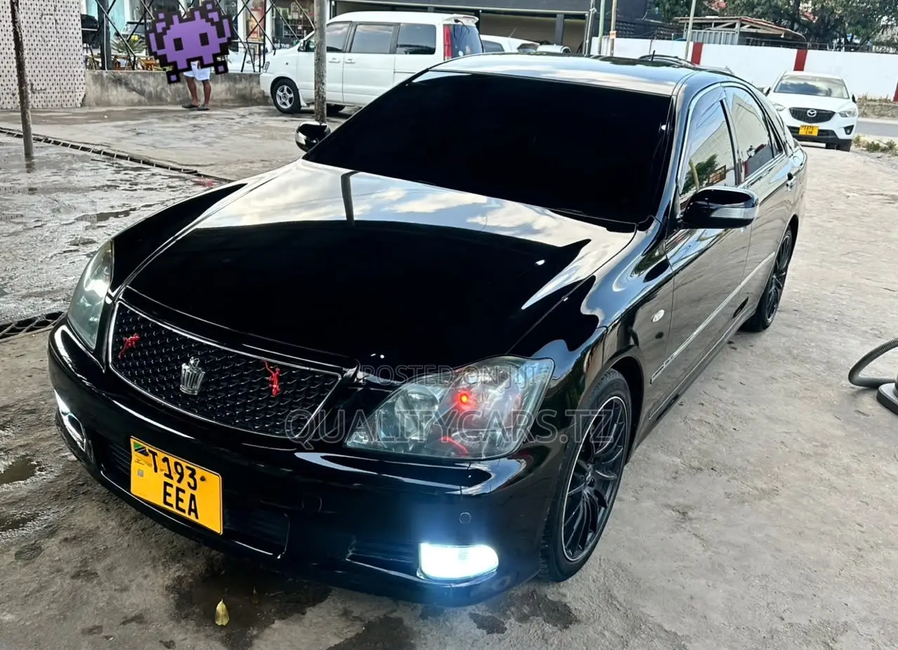 Toyota Crown Royale 2005 Black