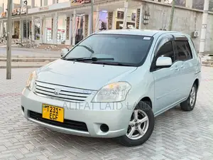 Toyota Raum 1.5 AWD 2004 Blue