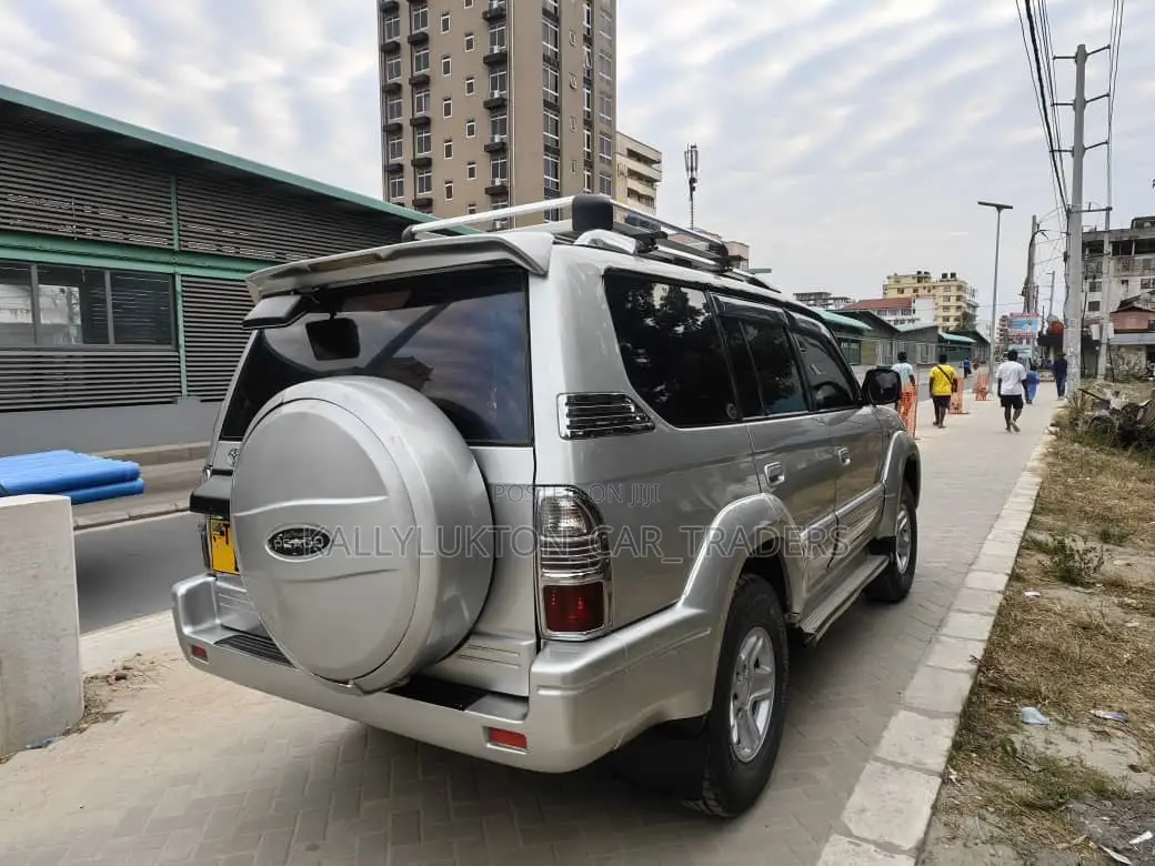 Toyota Land Cruiser Prado 2005 Silver