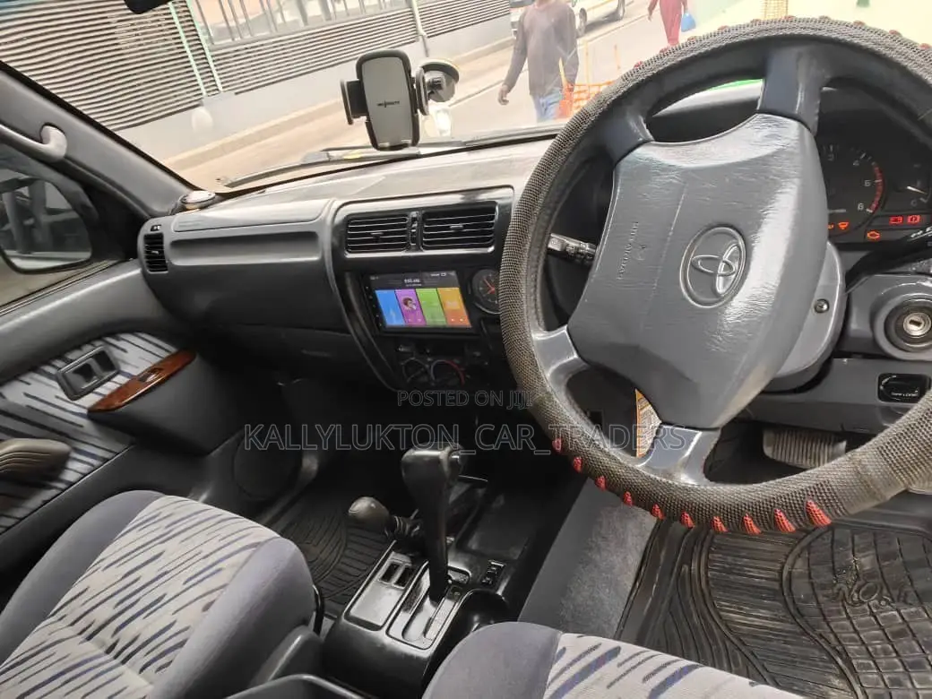 Toyota Land Cruiser Prado 2005 Silver