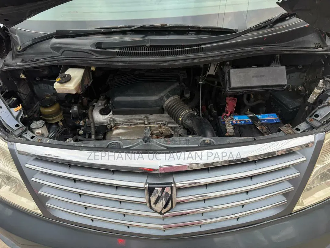 Toyota Alphard 2004 Gray