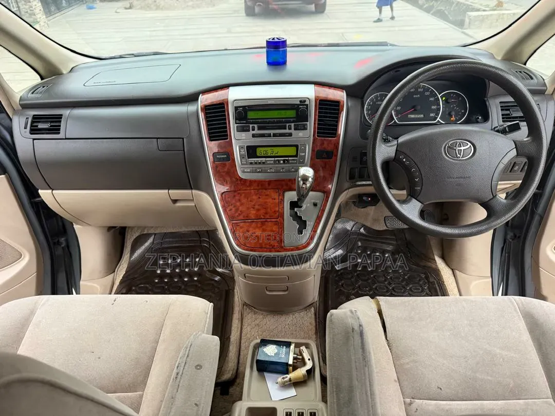 Toyota Alphard 2004 Gray