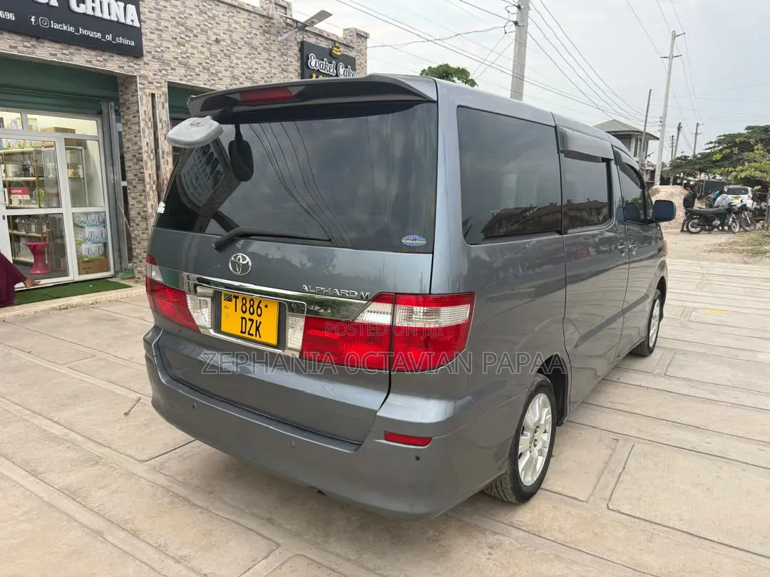 Toyota Alphard 2004 Gray
