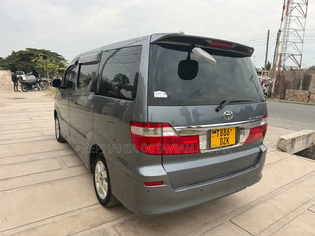 Toyota Alphard 2004 Gray