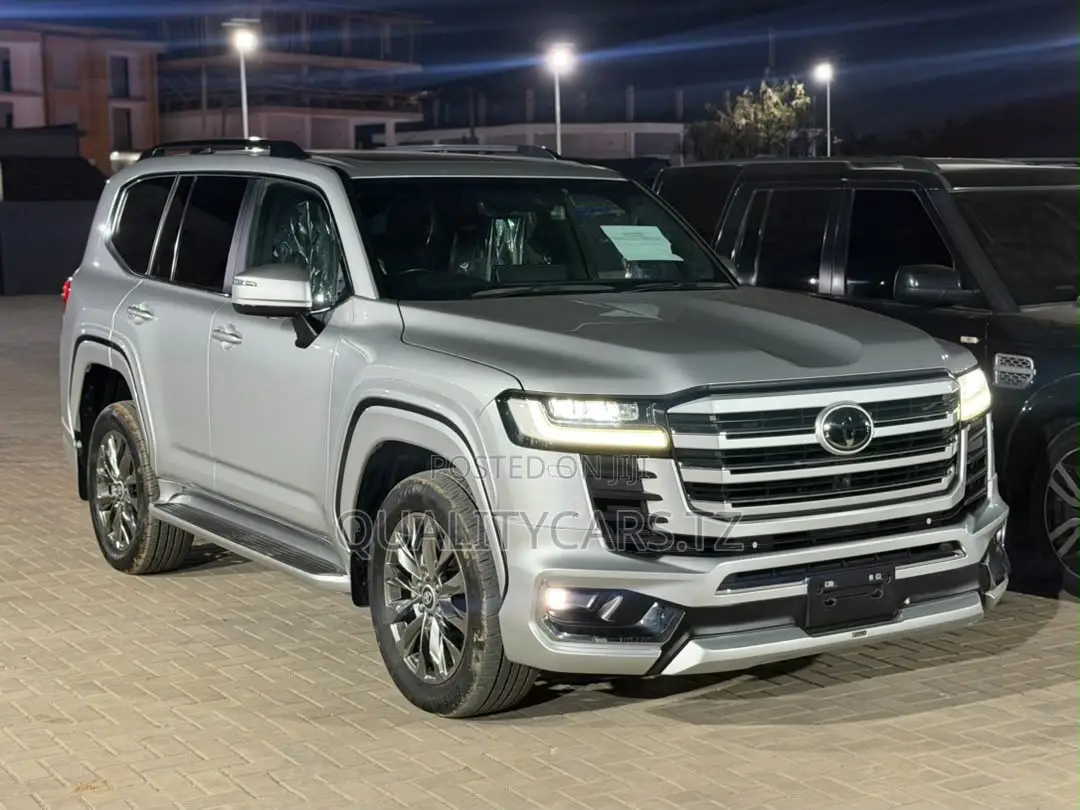 Toyota Land Cruiser 2024 Silver