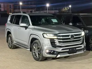 Toyota Land Cruiser 2024 Silver