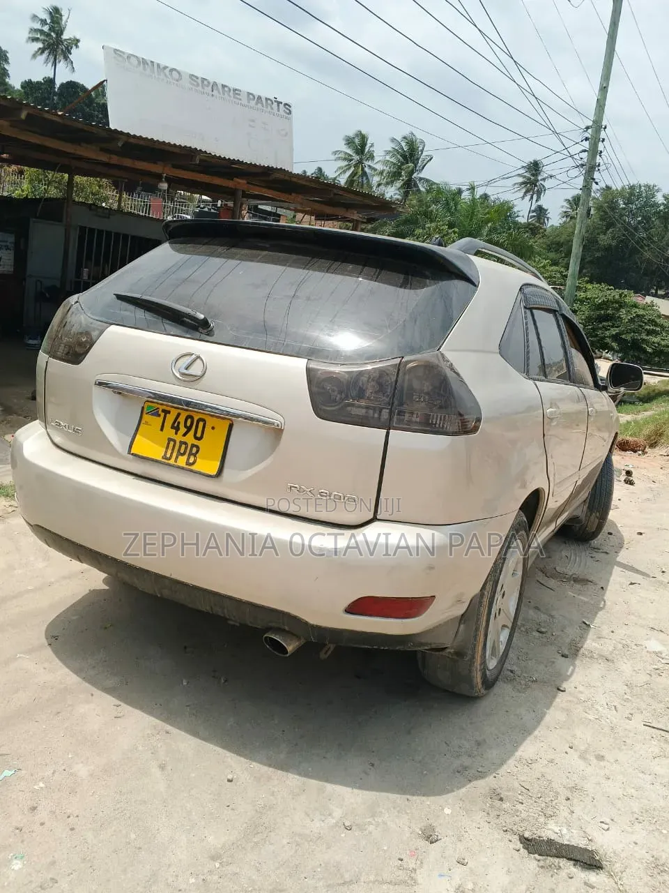 Toyota Harrier 2005 Gold