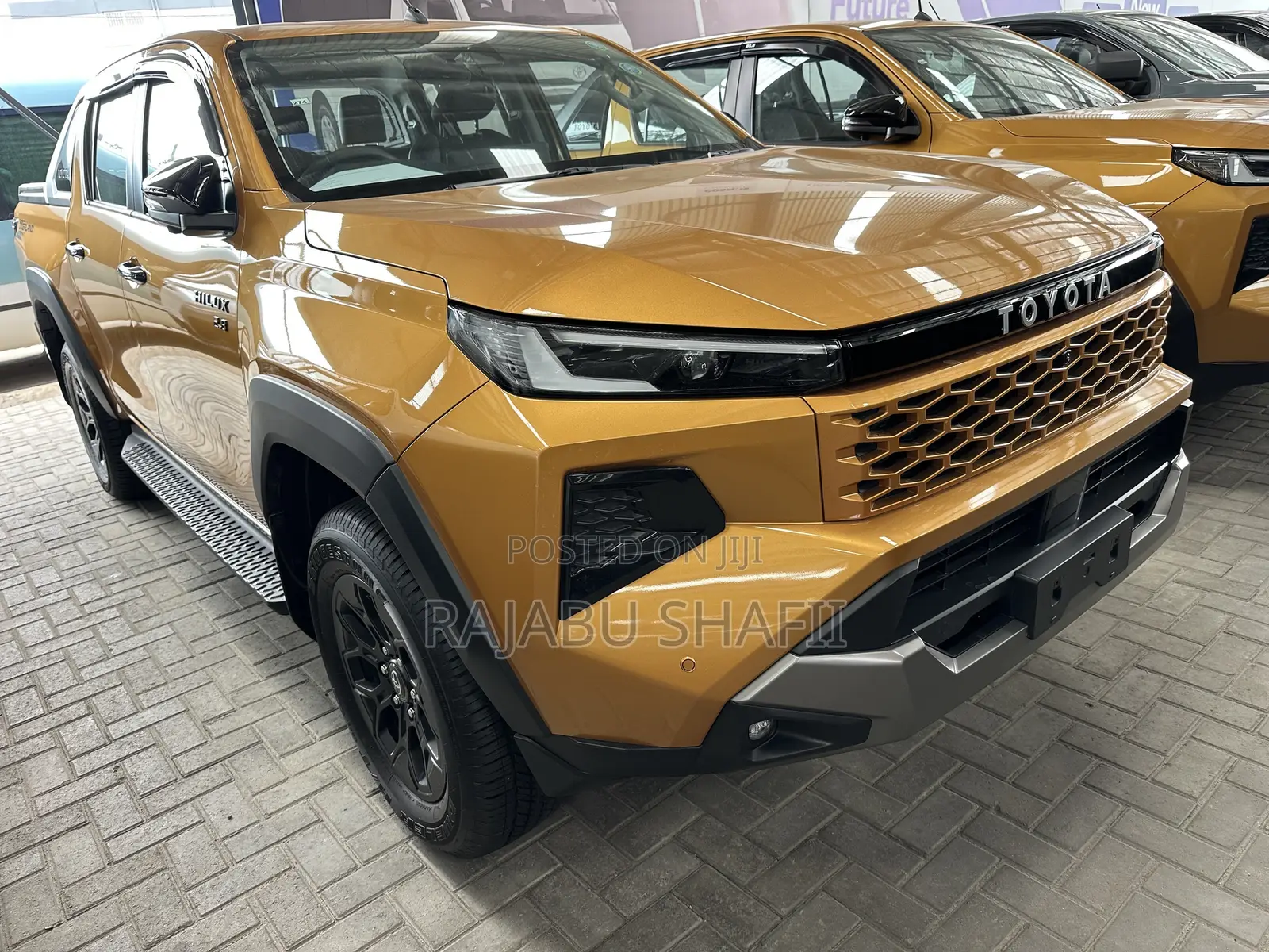 Toyota Hilux 2026 Orange