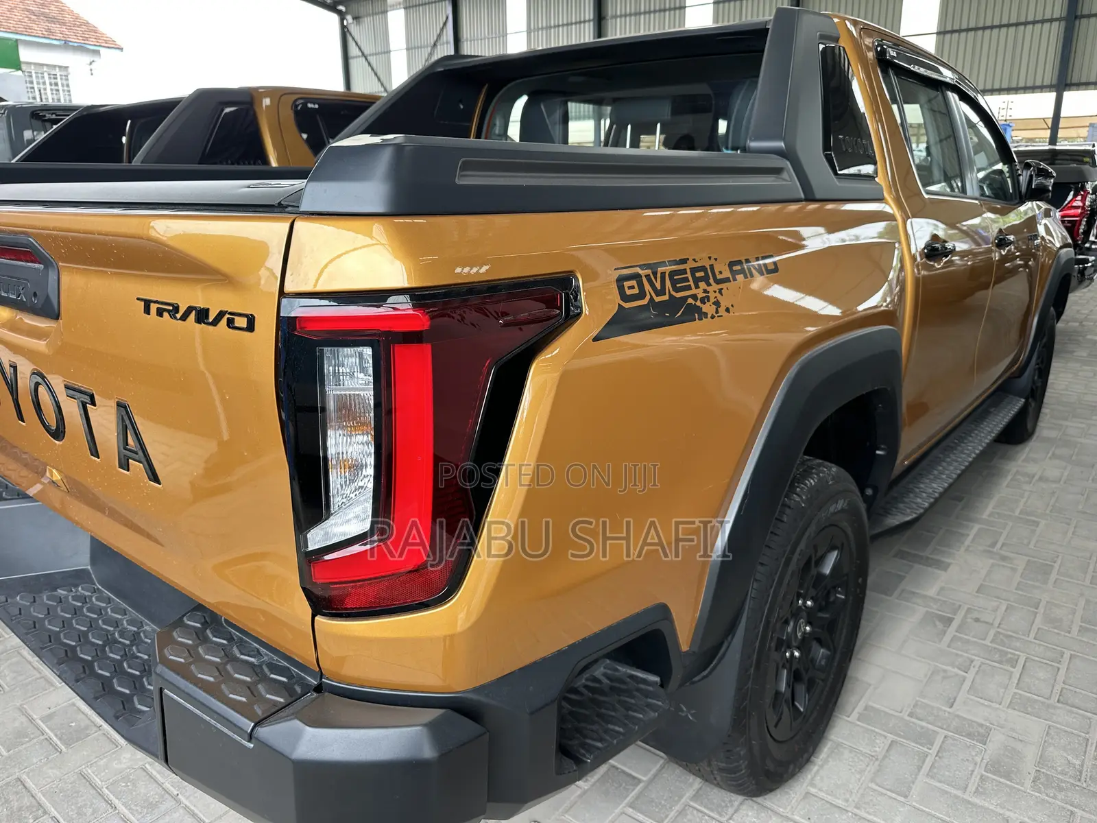 Toyota Hilux 2026 Orange
