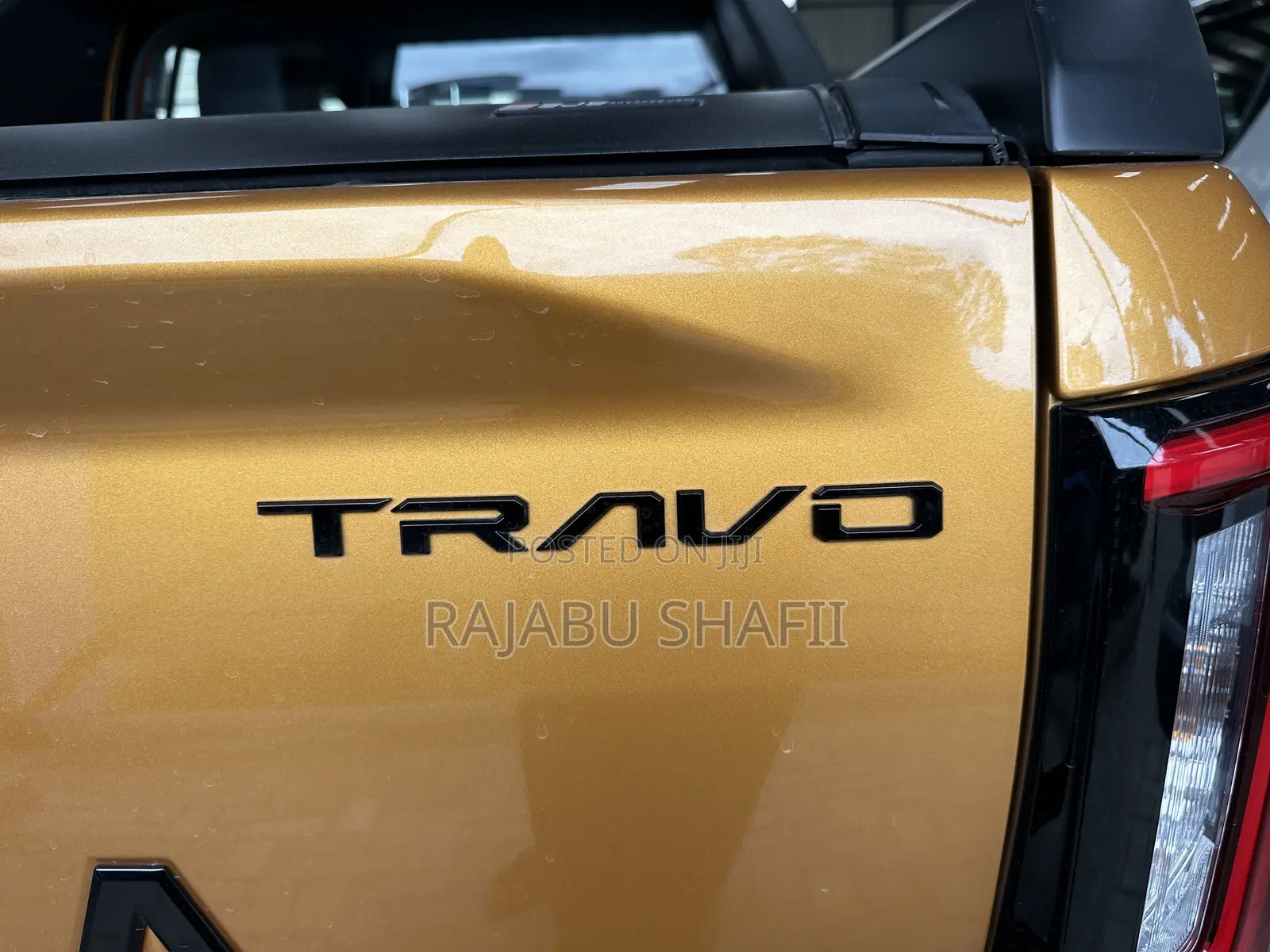 Toyota Hilux 2026 Orange