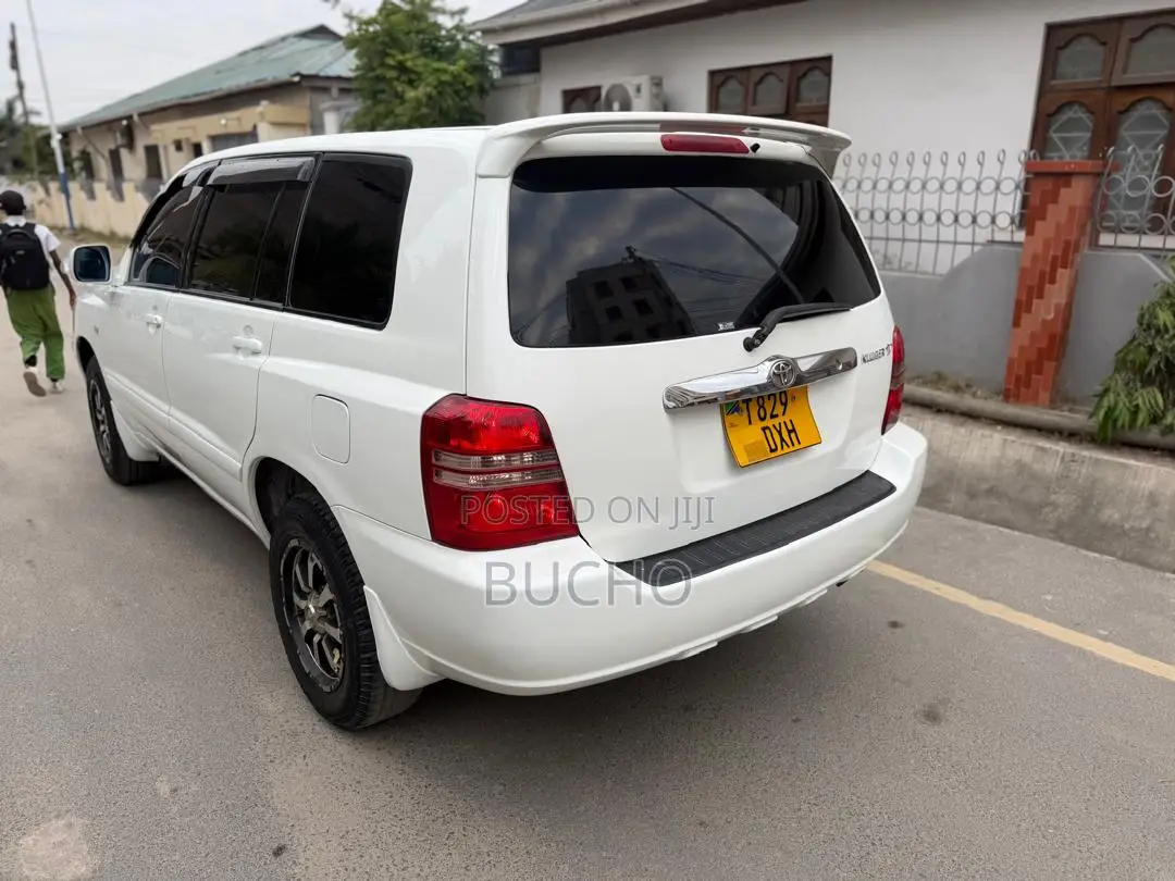 Toyota Kluger 2004 White