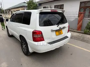 Toyota Kluger 2004 White