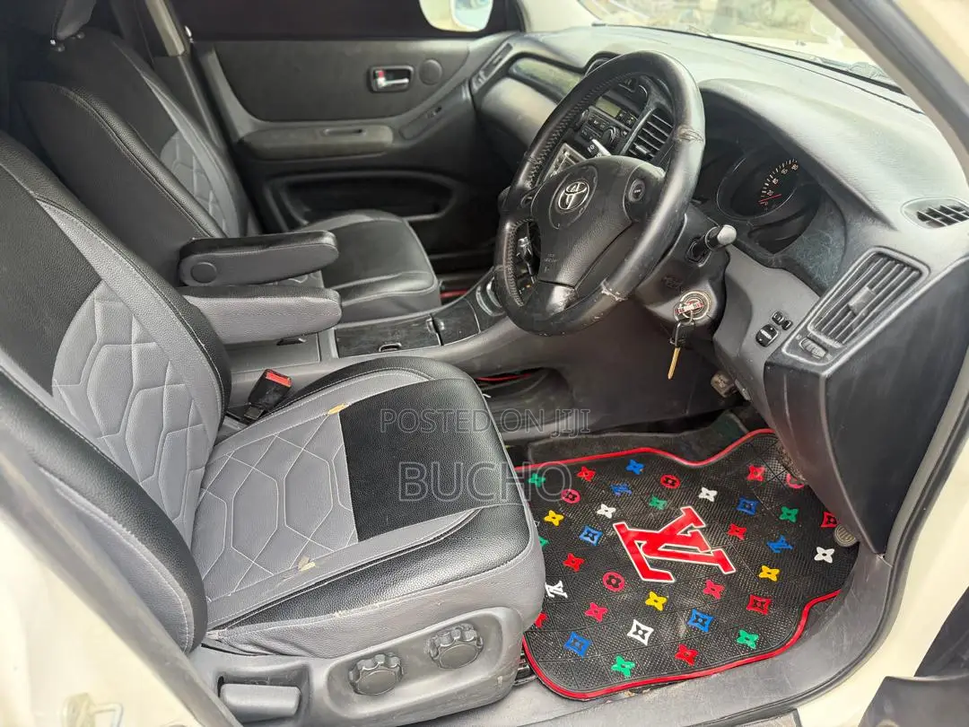 Toyota Kluger 2004 White