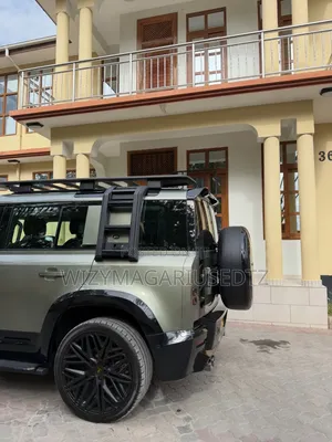Land Rover Defender 2022 Green