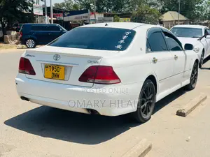 Toyota Crown Royale 2005 Pearl