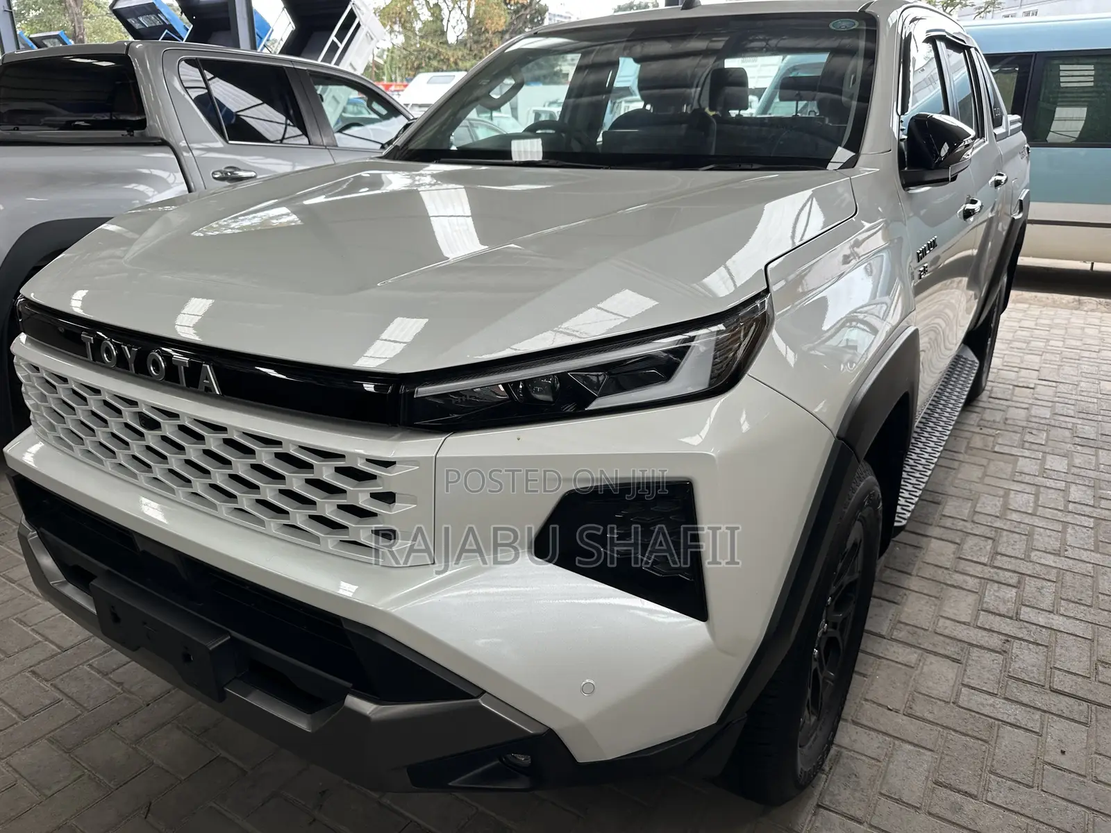 Toyota Hilux 2026 White