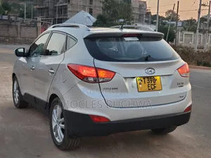 Hyundai Tucson 2013 Silver
