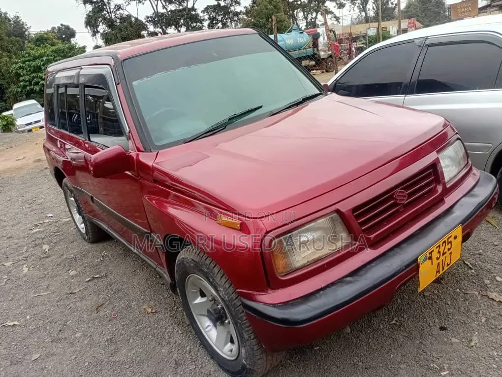 Suzuki Escudo 1998 Red
