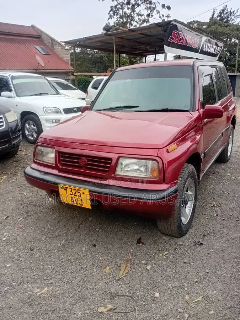 Suzuki Escudo 1998 Red
