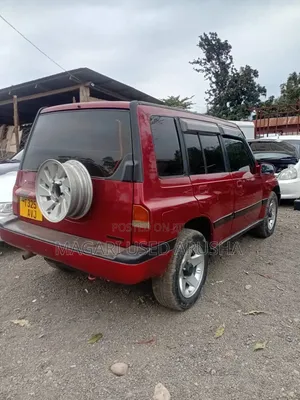Suzuki Escudo 1998 Red
