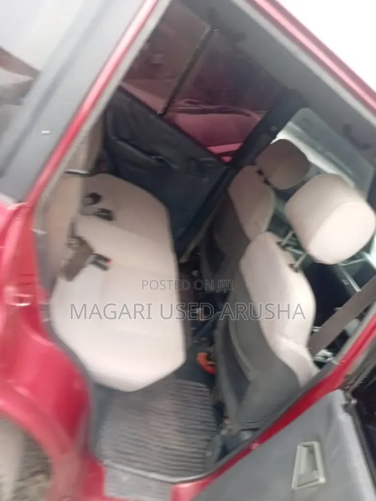 Suzuki Escudo 1998 Red