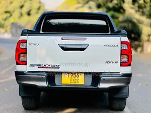 Toyota Hilux 2024 White