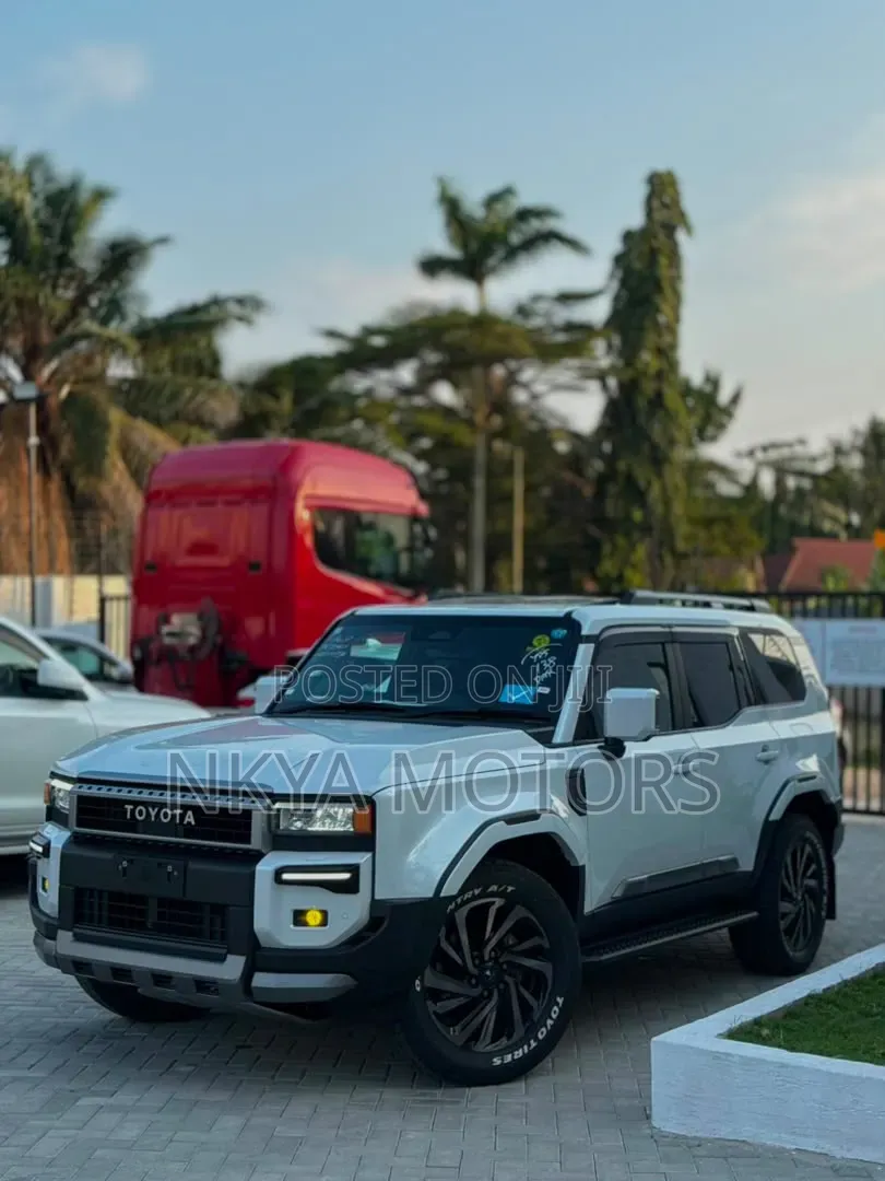 Toyota Land Cruiser Prado 2025 White