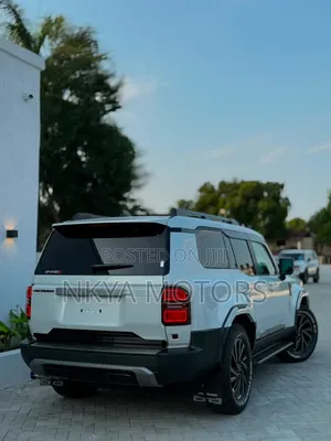 Toyota Land Cruiser Prado 2025 White