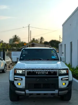 Toyota Land Cruiser Prado 2025 White