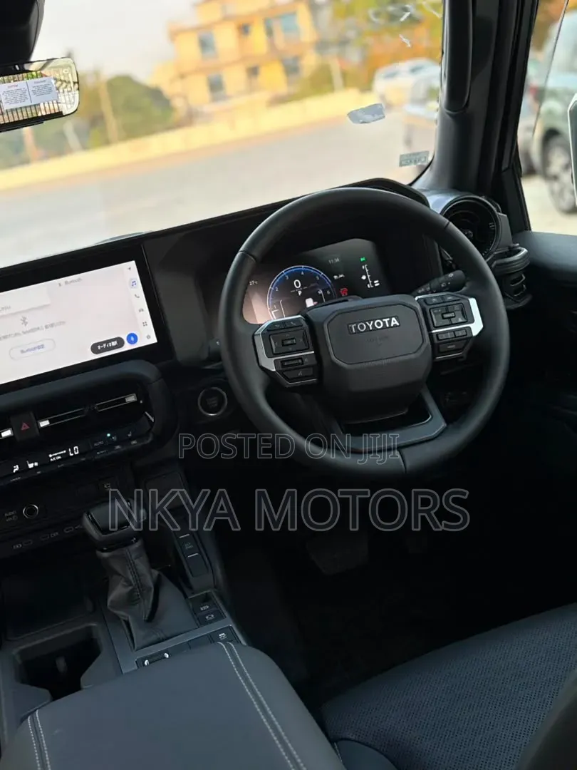 Toyota Land Cruiser Prado 2025 White