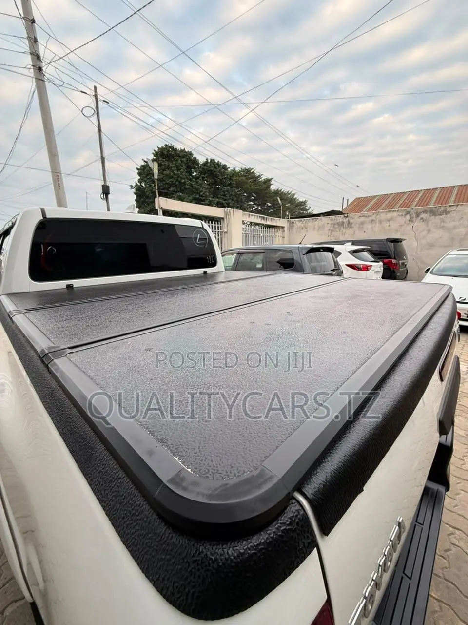 Toyota Hilux 2023 White