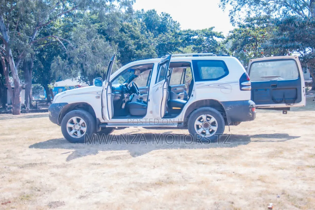 Toyota Land Cruiser Prado 2006 Off white