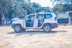 Toyota Land Cruiser Prado 2006 Off white