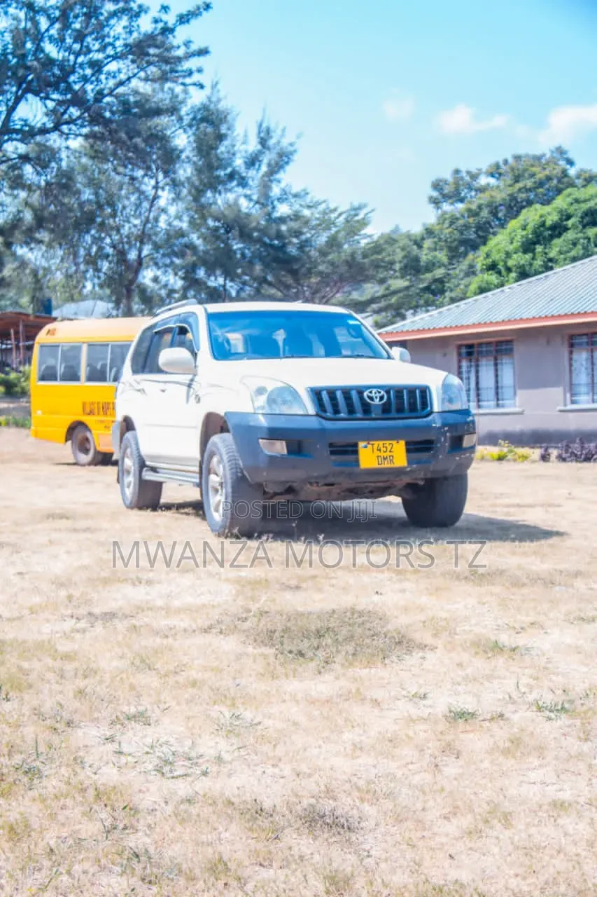 Toyota Land Cruiser Prado 2006 Off white