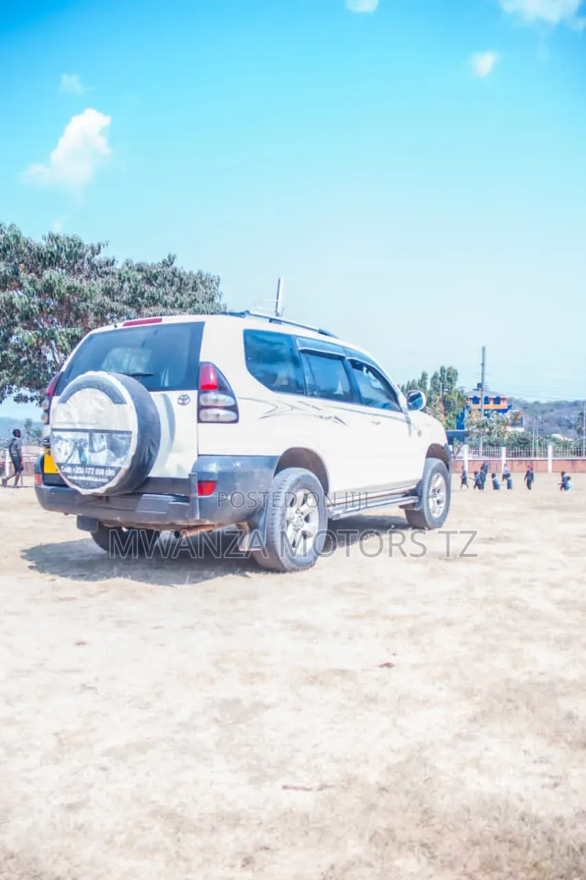 Toyota Land Cruiser Prado 2006 Off white