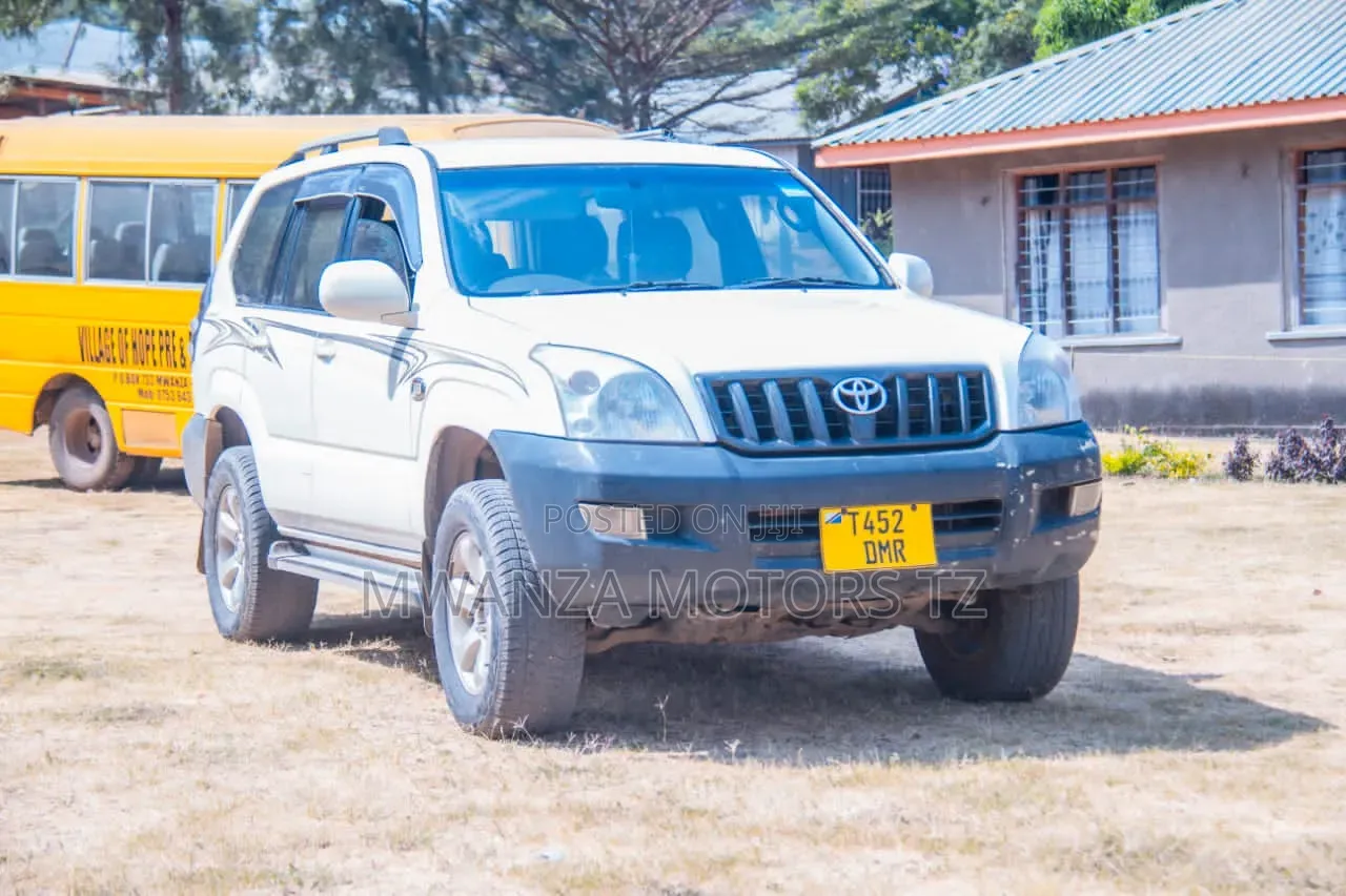 Toyota Land Cruiser Prado 2006 Off white