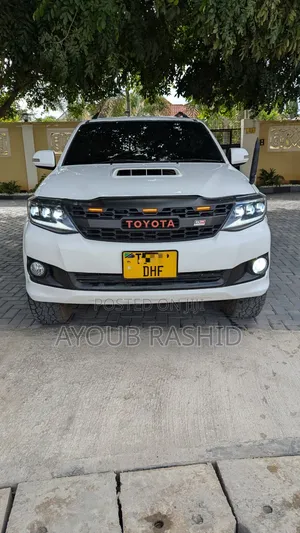 Toyota Fortuner 2014 White