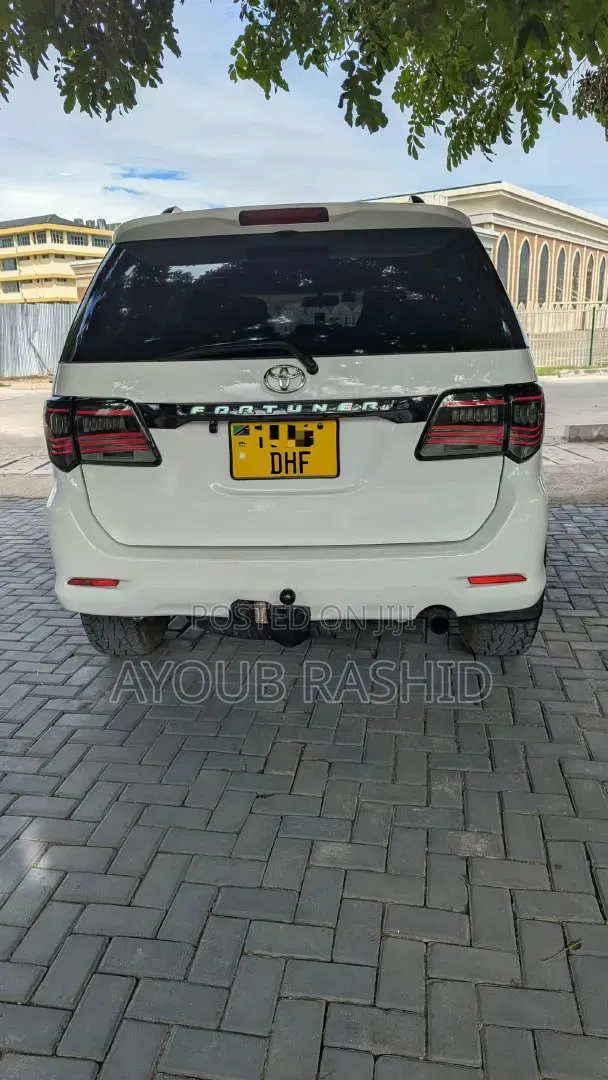 Toyota Fortuner 2014 White