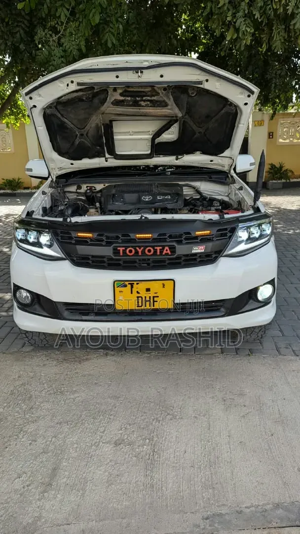 Toyota Fortuner 2014 White