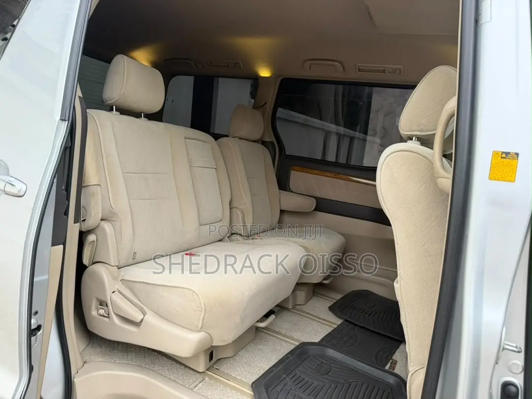 Toyota Alphard 2006 Silver