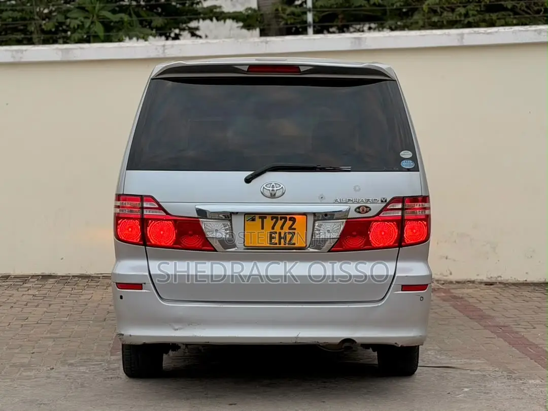 Toyota Alphard 2006 Silver