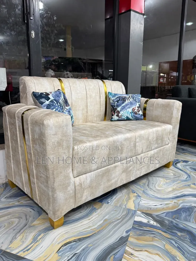 Sofa Ya Watu Wawili Color Cream