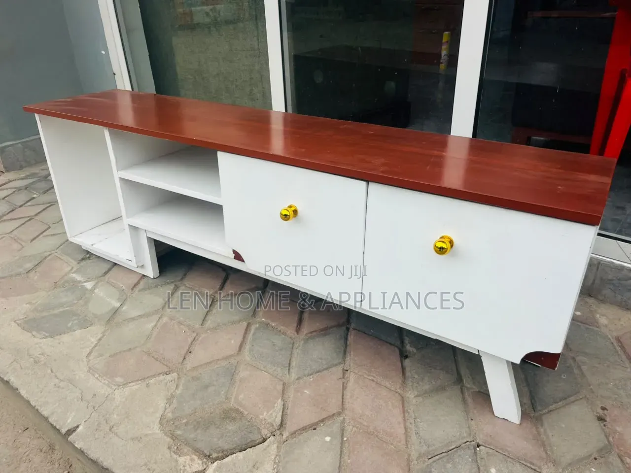 Showcase High Quality Color White and Brown
