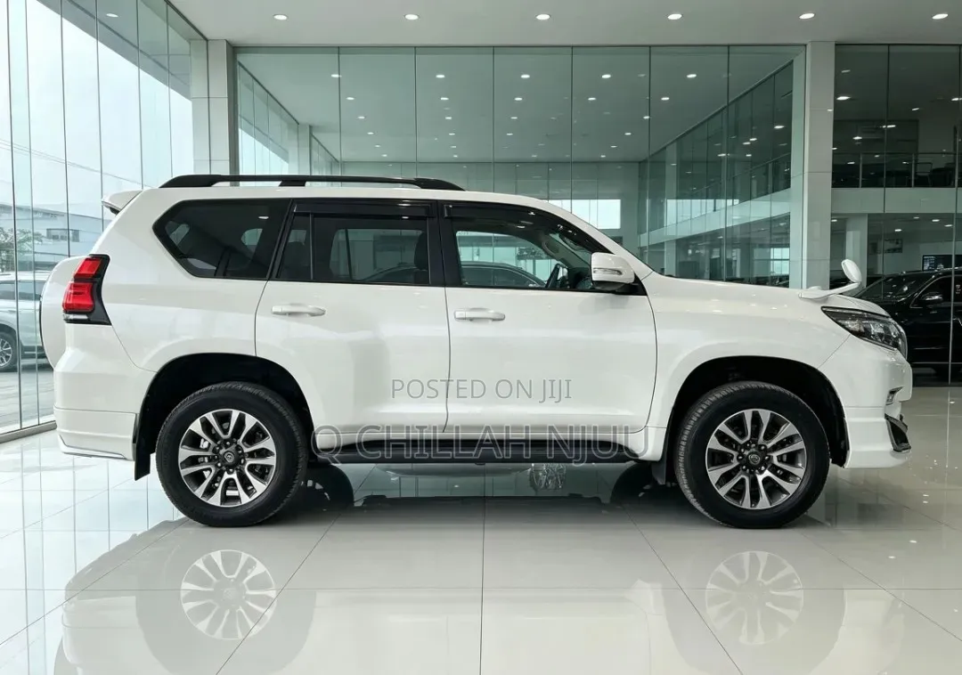 Toyota Land Cruiser Prado 2023 White
