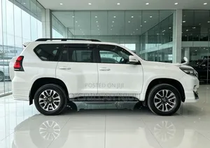 Toyota Land Cruiser Prado 2023 White